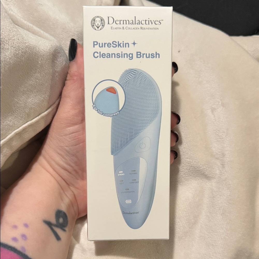 Dermalectives PureSkin Cleansing Brush - Blue